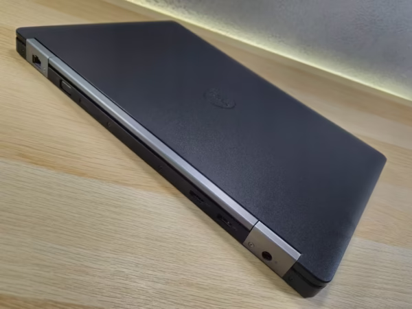 Dell Latitude 5570 i5-6440HQ/16GB/256GB/Win11Pro FHD